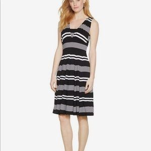 NEW Size 6 WHITE HOUSE BLACK MARKET Genius Dress